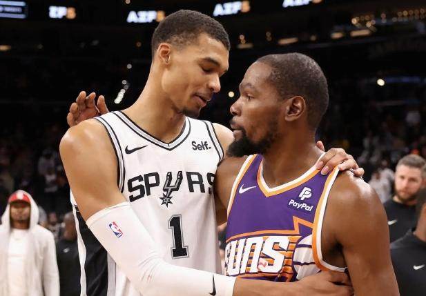 开云-踢掉杜兰特换文班？全明星首发结果引发争议